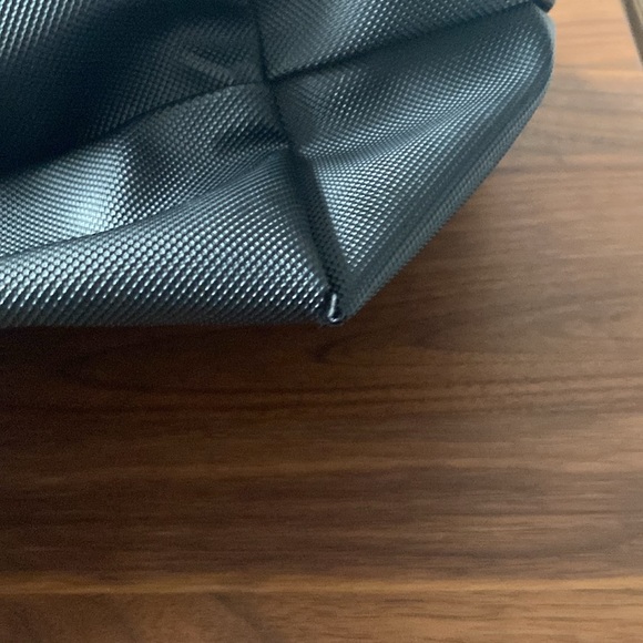 SALE! Lacoste tote - Picture 4 of 6